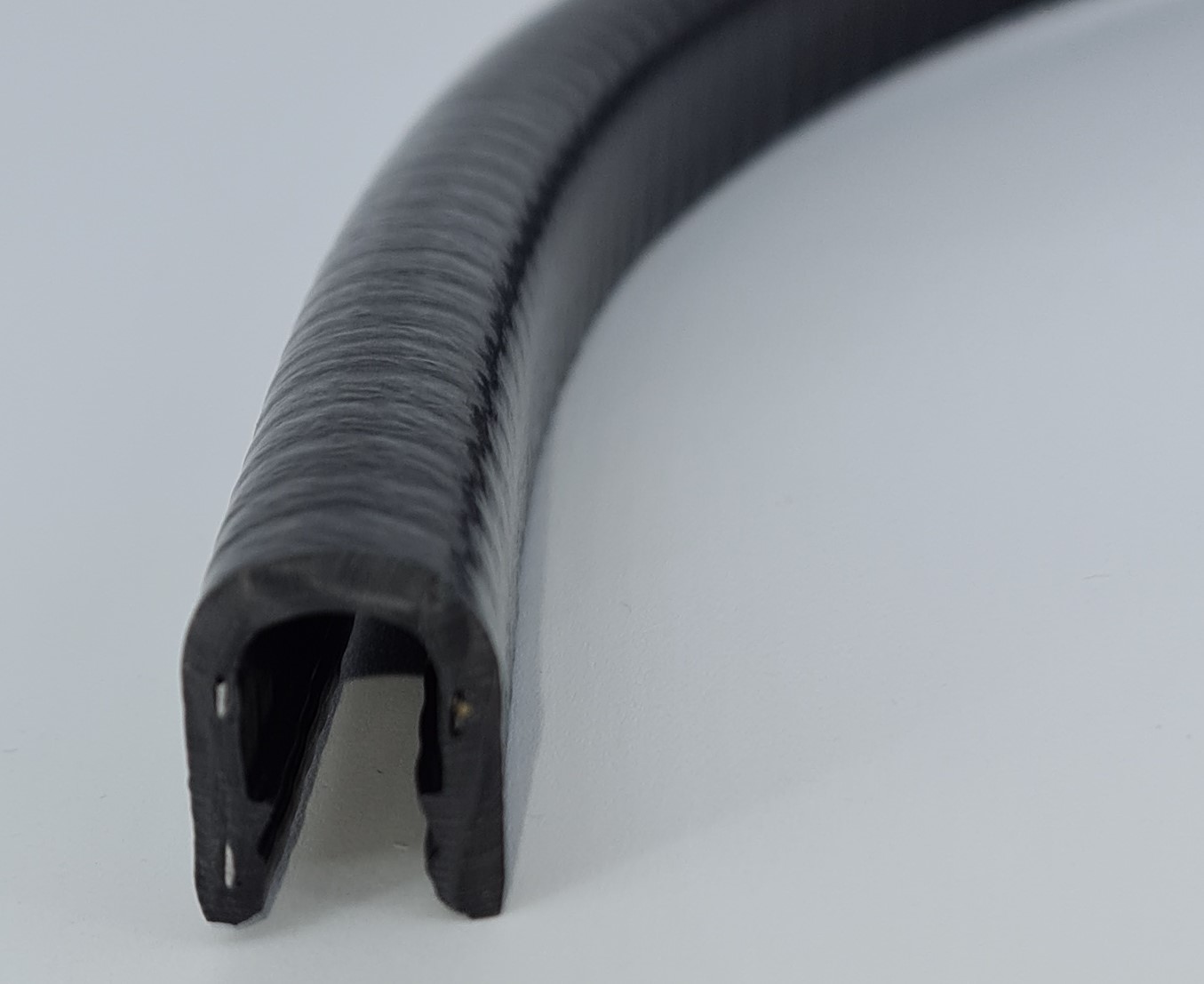 PVC-Kantenschutz mit Stahleinlage, Klemmbereich 6-8mm, Schwarz
