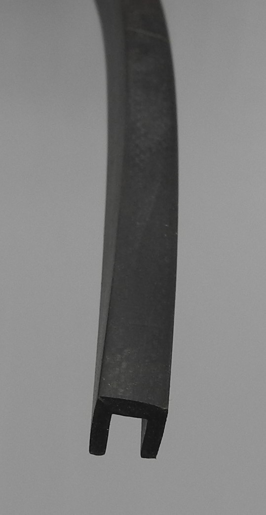 EPDM U-Profil – Fassungsprofil / Kantenschutzprofil 8x8 mit 4mm, Farbe  schwarz - Kantenschutzprofil & Kederband